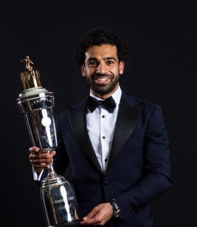 萨拉赫重返赛场,爆冷首场状态出色,公牛观众沸腾!观众掌声雷动 萨拉赫重返赛场,爆冷首场状态出色,公牛观众沸腾!观众掌声雷动